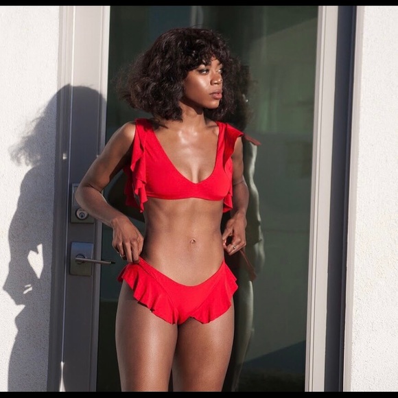 Too tiny - Picture 1 of 5